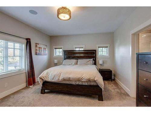 4175 28 Avenue Sw, Calgary, AB - Indoor Photo Showing Bedroom