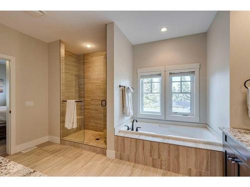 4175 28 Avenue Sw, Calgary, AB - Indoor Photo Showing Bathroom