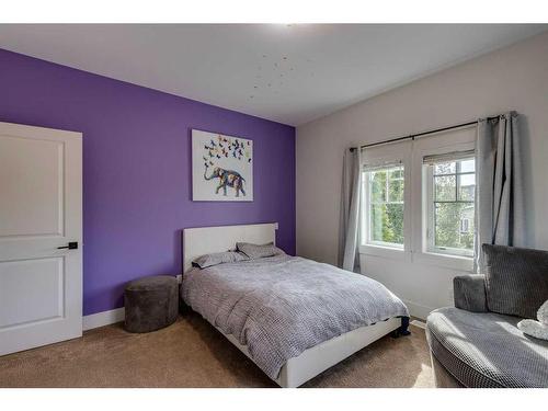 4175 28 Avenue Sw, Calgary, AB - Indoor Photo Showing Bedroom