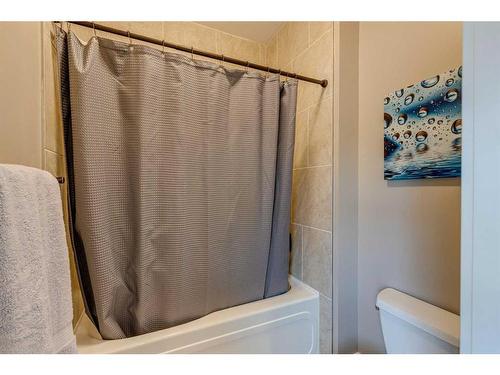 4175 28 Avenue Sw, Calgary, AB - Indoor Photo Showing Bathroom