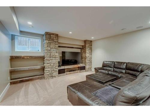 4175 28 Avenue Sw, Calgary, AB - Indoor Photo Showing Living Room