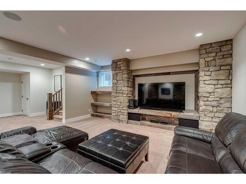 4175 28 Avenue Sw, Calgary, AB - Indoor Photo Showing Living Room