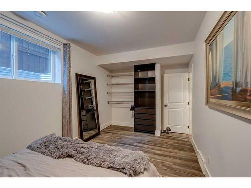 4175 28 Avenue Sw, Calgary, AB - Indoor Photo Showing Bedroom