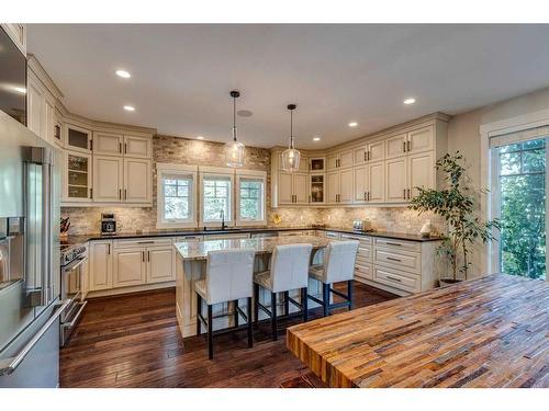 4175 28 Avenue Sw, Calgary, AB - Indoor Photo Showing Kitchen With Upgraded Kitchen