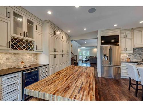 4175 28 Avenue Sw, Calgary, AB - Indoor Photo Showing Kitchen With Upgraded Kitchen