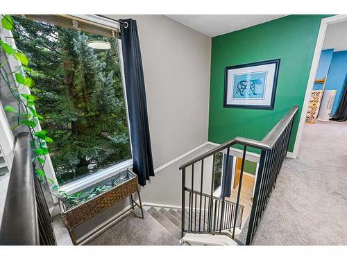 545 Point Mckay Grove Nw, Calgary, AB - Indoor