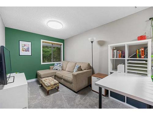 545 Point Mckay Grove Nw, Calgary, AB - Indoor