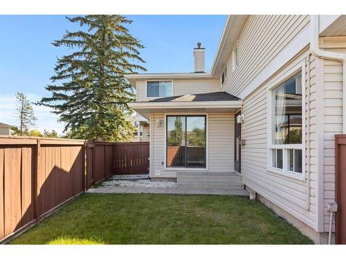 67-1155 Falconridge Drive Ne, Calgary, AB - Outdoor