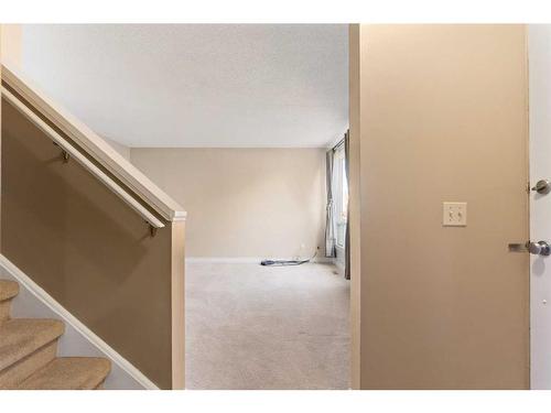 67-1155 Falconridge Drive Ne, Calgary, AB - Indoor