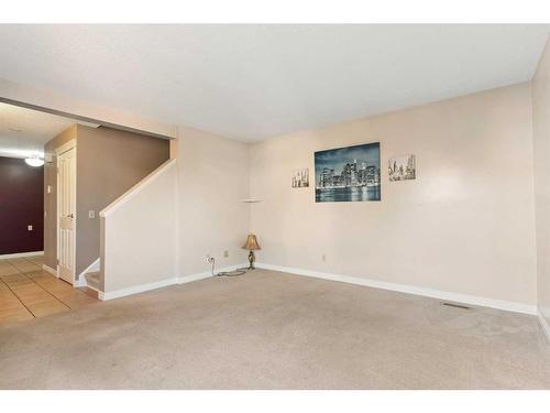 67-1155 Falconridge Drive Ne, Calgary, AB - Indoor Photo Showing Other Room