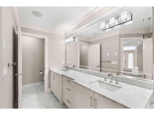 144 Kinniburgh Loop, Chestermere, AB - Indoor Photo Showing Bathroom