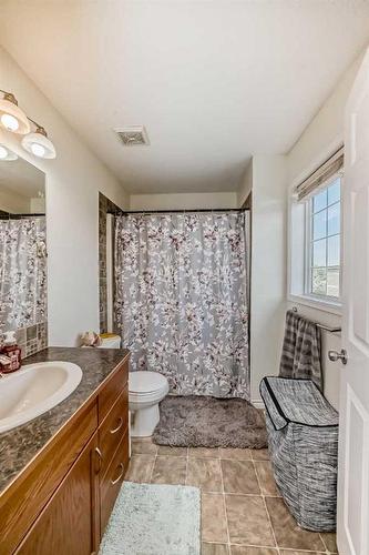 302-800 Yankee Valley Boulevard Se, Airdrie, AB - Indoor Photo Showing Bathroom