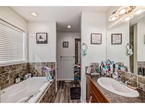 302-800 Yankee Valley Boulevard Se, Airdrie, AB - Indoor Photo Showing Bathroom