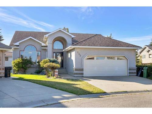 232 Hampshire Place Nw, Calgary, AB - Outdoor With Facade