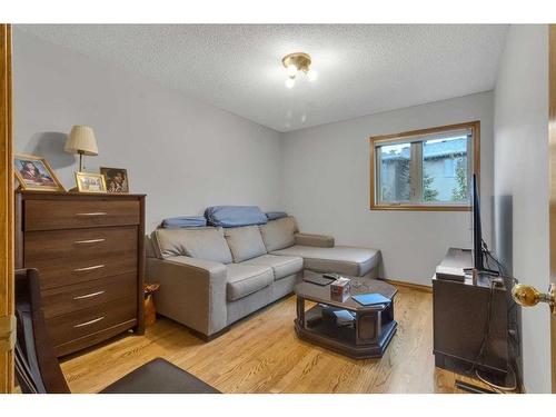 232 Hampshire Place Nw, Calgary, AB - Indoor