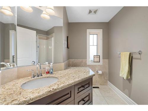 2621 Coopers Circle Sw, Airdrie, AB - Indoor Photo Showing Bathroom