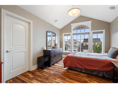 2621 Coopers Circle Sw, Airdrie, AB - Indoor Photo Showing Bedroom