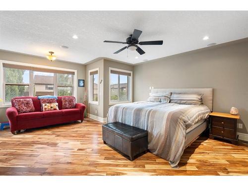 2621 Coopers Circle Sw, Airdrie, AB - Indoor Photo Showing Bedroom