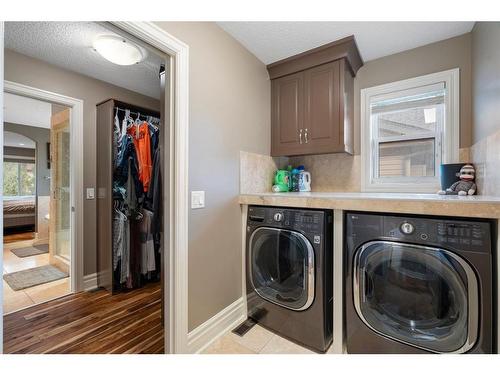 2621 Coopers Circle Sw, Airdrie, AB - Indoor Photo Showing Laundry Room