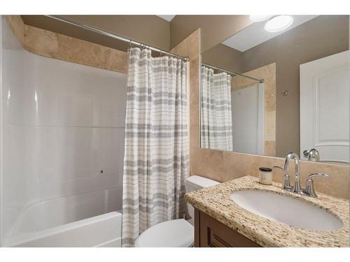 2621 Coopers Circle Sw, Airdrie, AB - Indoor Photo Showing Bathroom