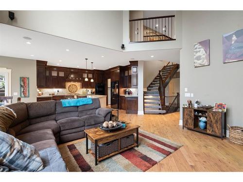 2621 Coopers Circle Sw, Airdrie, AB - Indoor Photo Showing Living Room