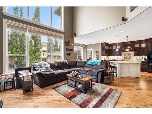 2621 Coopers Circle Sw, Airdrie, AB - Indoor Photo Showing Living Room