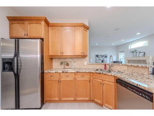 15 Saddleland Drive Ne, Calgary, AB - Indoor Photo Showing Kitchen With Stainless Steel Kitchen