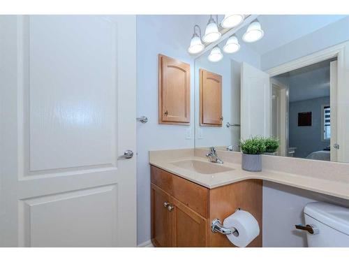 15 Saddleland Drive Ne, Calgary, AB - Indoor Photo Showing Bathroom