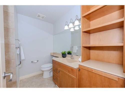 15 Saddleland Drive Ne, Calgary, AB - Indoor Photo Showing Bathroom