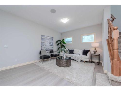 15 Saddleland Drive Ne, Calgary, AB - Indoor Photo Showing Living Room