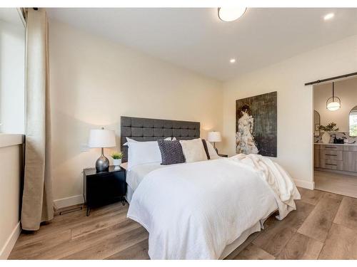 521 18A Street Nw, Calgary, AB - Indoor Photo Showing Bedroom