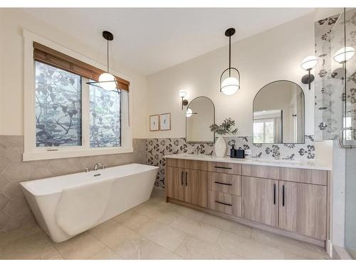 521 18A Street Nw, Calgary, AB - Indoor Photo Showing Bathroom