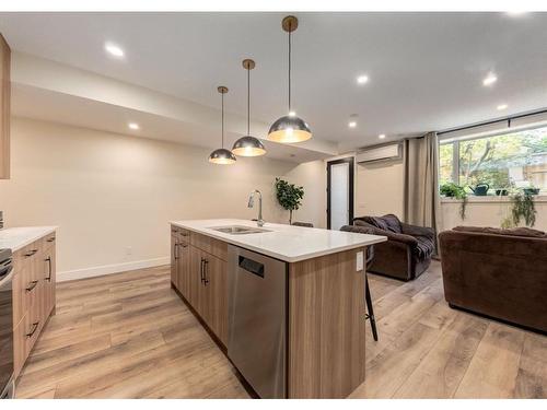 521 18A Street Nw, Calgary, AB - Indoor Photo Showing Kitchen With Upgraded Kitchen