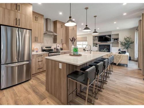 521 18A Street Nw, Calgary, AB - Indoor Photo Showing Kitchen With Upgraded Kitchen