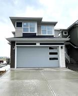 128 Corner Glen Crescent NE Calgary, AB T3N 2L9