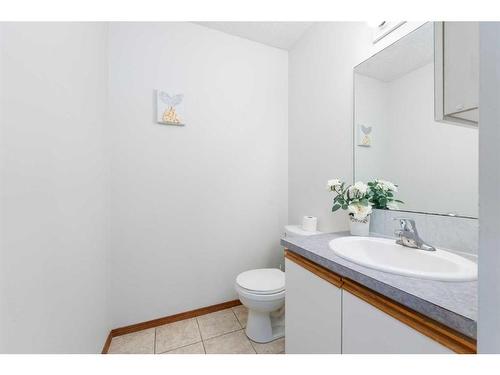 1-1412 43 Street Se, Calgary, AB - Indoor Photo Showing Bathroom