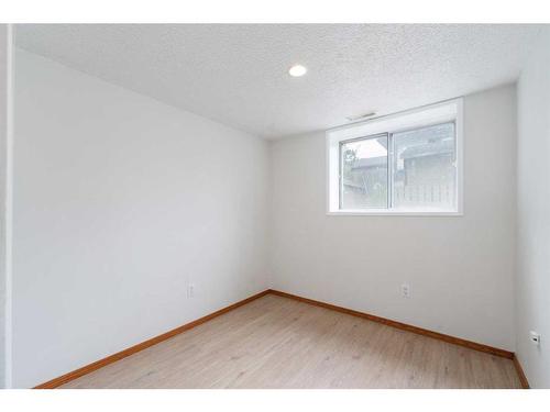 1-1412 43 Street Se, Calgary, AB - Indoor Photo Showing Other Room