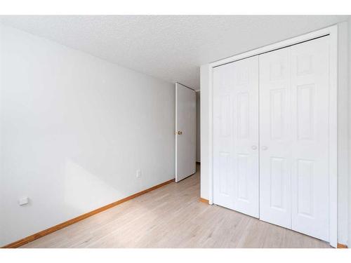 1-1412 43 Street Se, Calgary, AB - Indoor Photo Showing Other Room