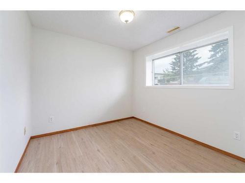 1-1412 43 Street Se, Calgary, AB - Indoor Photo Showing Other Room