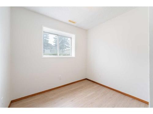 1-1412 43 Street Se, Calgary, AB - Indoor Photo Showing Other Room