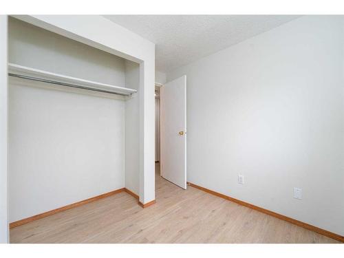 1-1412 43 Street Se, Calgary, AB - Indoor Photo Showing Other Room