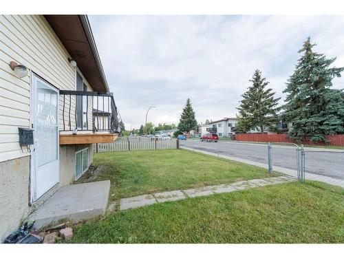 1-1412 43 Street Se, Calgary, AB - Outdoor