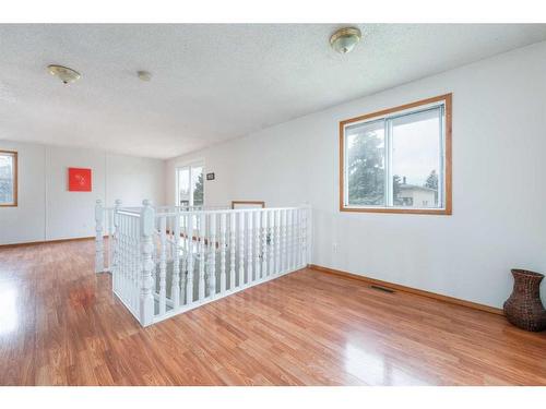 1-1412 43 Street Se, Calgary, AB - Indoor Photo Showing Other Room