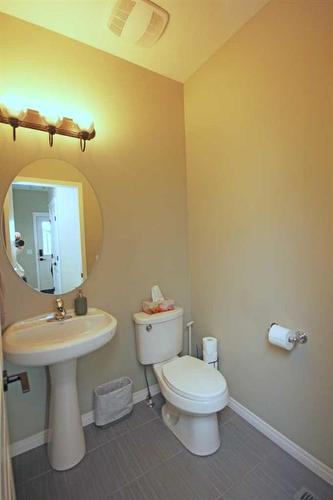 154 Marquis Common Se, Calgary, AB - Indoor Photo Showing Bathroom