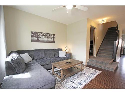 154 Marquis Common Se, Calgary, AB - Indoor Photo Showing Living Room