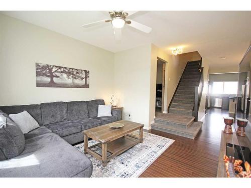 154 Marquis Common Se, Calgary, AB - Indoor Photo Showing Living Room