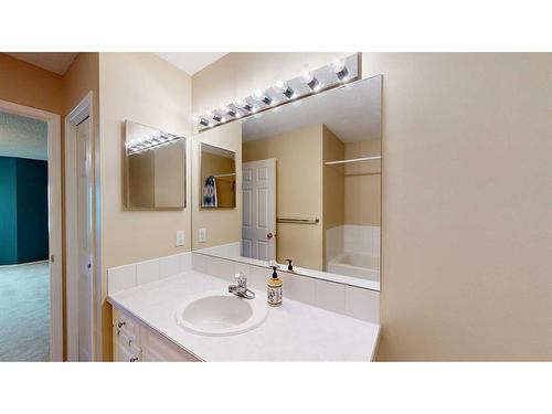 110 Riverside Place Nw, High River, AB - Indoor Photo Showing Bathroom