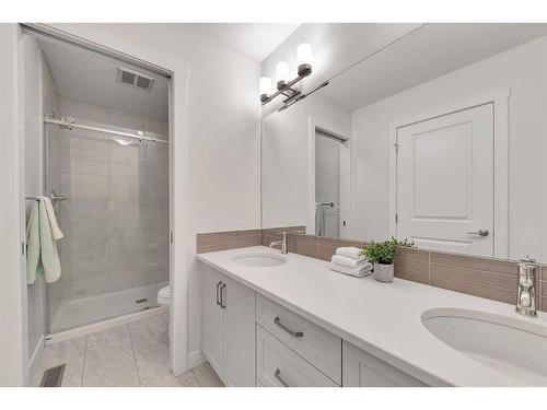 59 Sage Hill Heights Nw, Calgary, AB - Indoor Photo Showing Bathroom