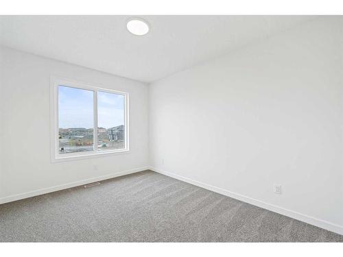 32 Corner Glen Link Ne, Calgary, AB - Indoor Photo Showing Other Room