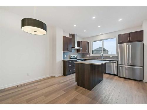 32 Corner Glen Link Ne, Calgary, AB - Indoor Photo Showing Kitchen With Stainless Steel Kitchen With Upgraded Kitchen